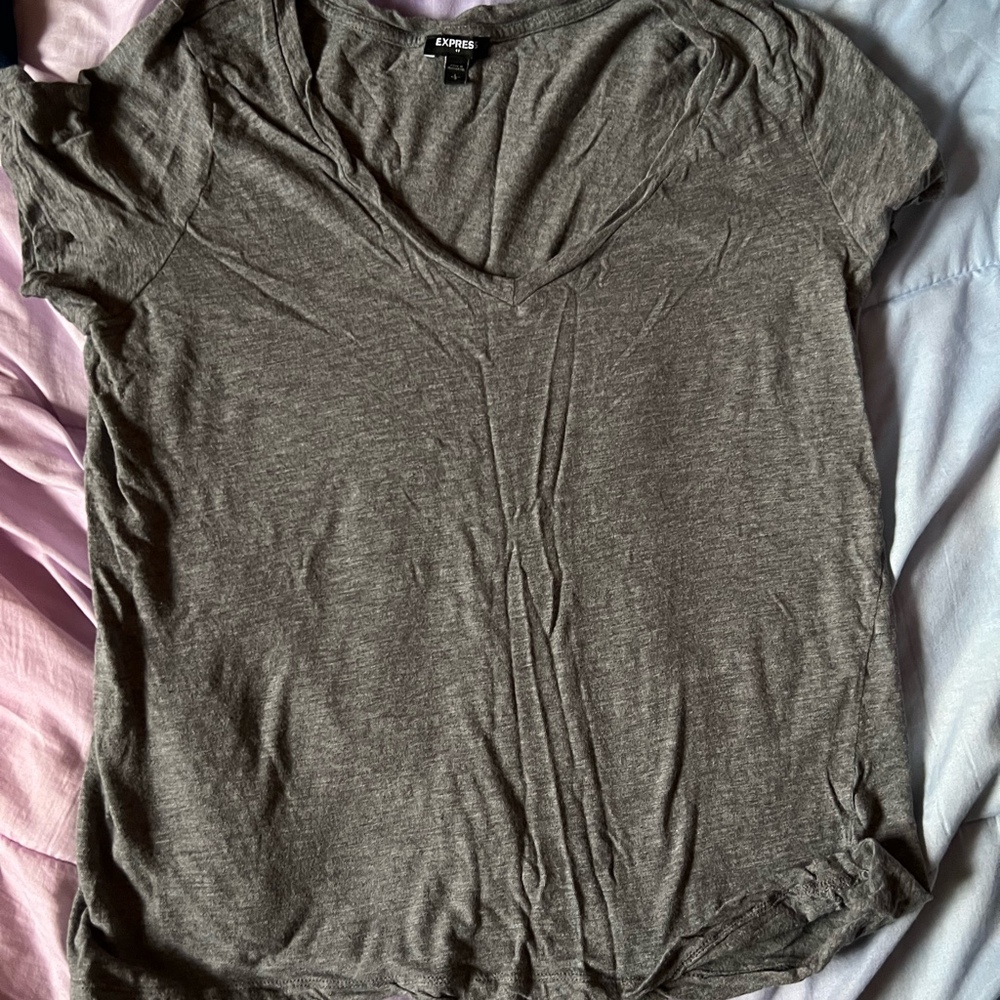 Express gray v neck tee